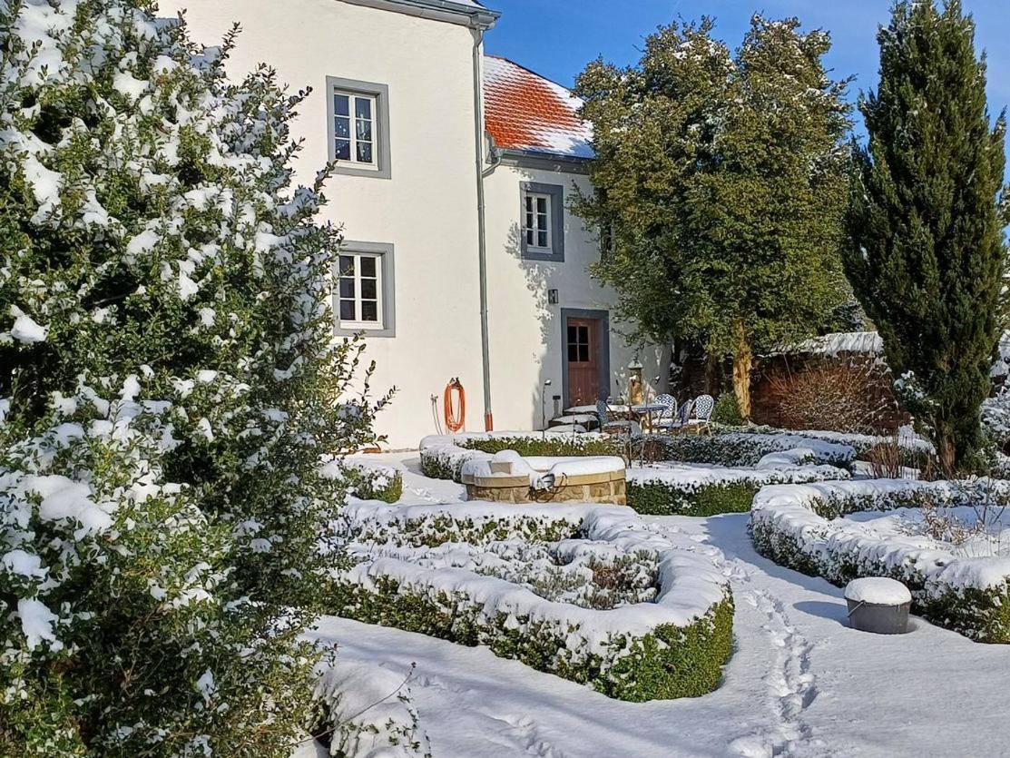 B&B Gutshaus De La Fontaine Feilsdorf Экстерьер фото