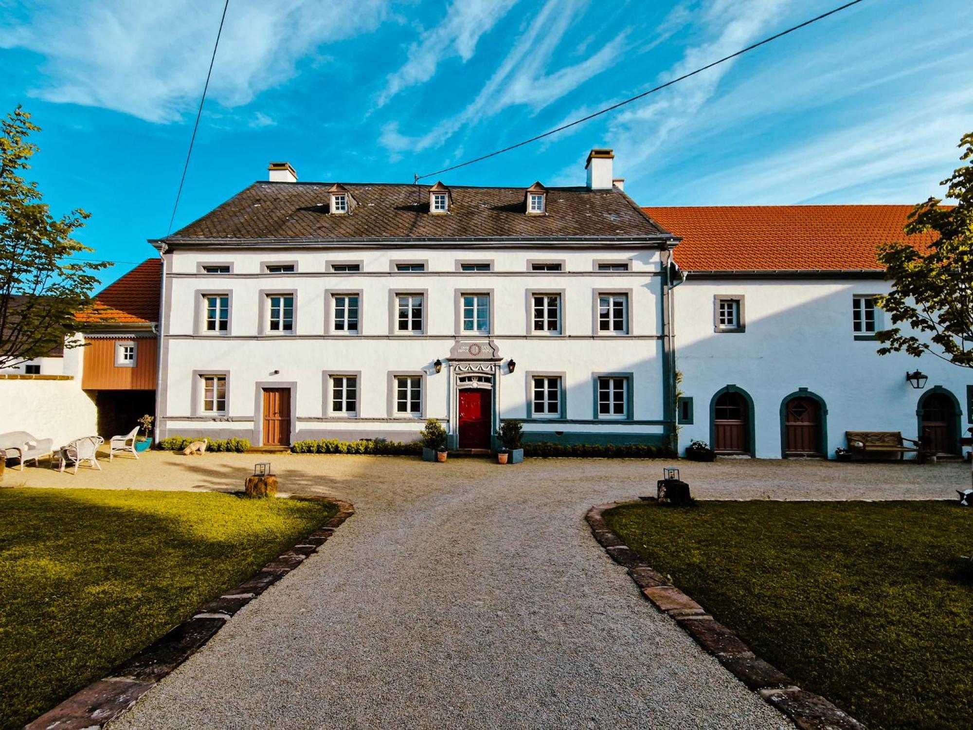B&B Gutshaus De La Fontaine Feilsdorf Экстерьер фото